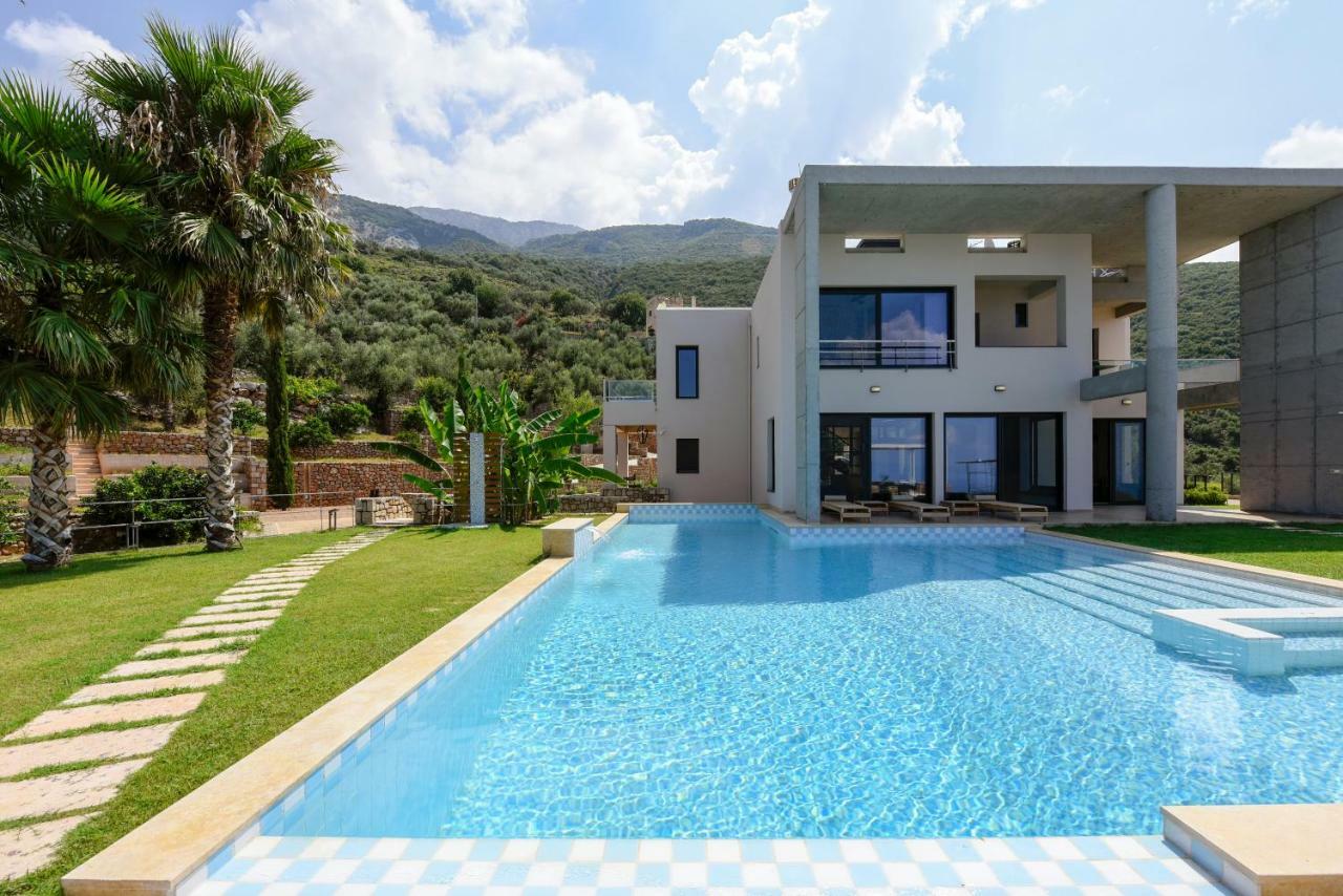 Landmark - Ορόσημο Verga Kalamata Exterior photo