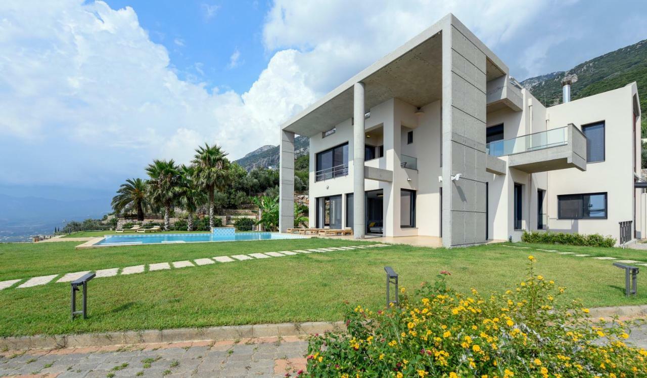 Landmark - Ορόσημο Verga Kalamata Exterior photo